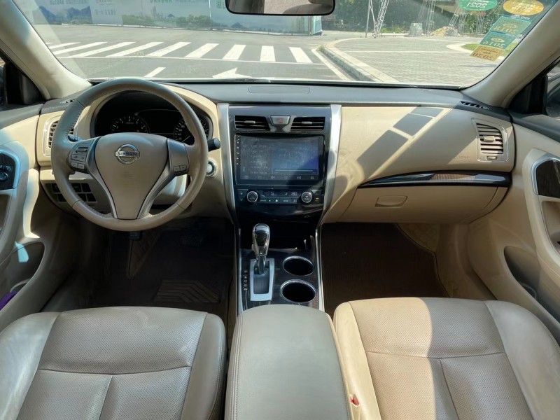 广州14年日产天籁6