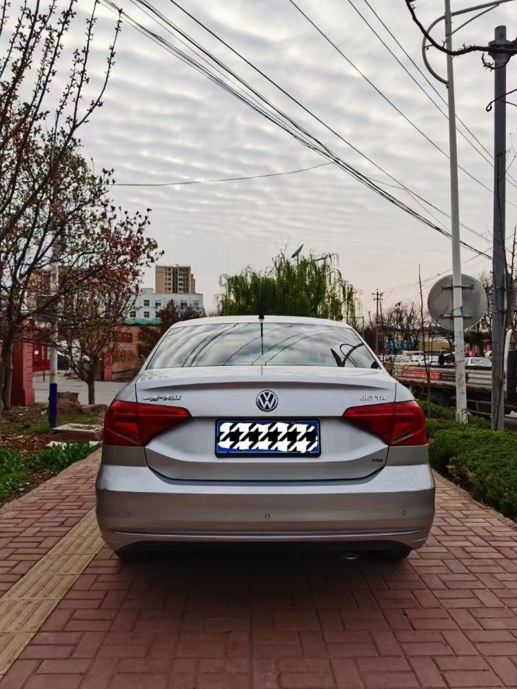 青岛17年大众捷达5