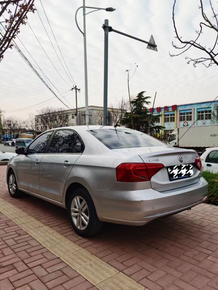 青岛17年大众捷达4