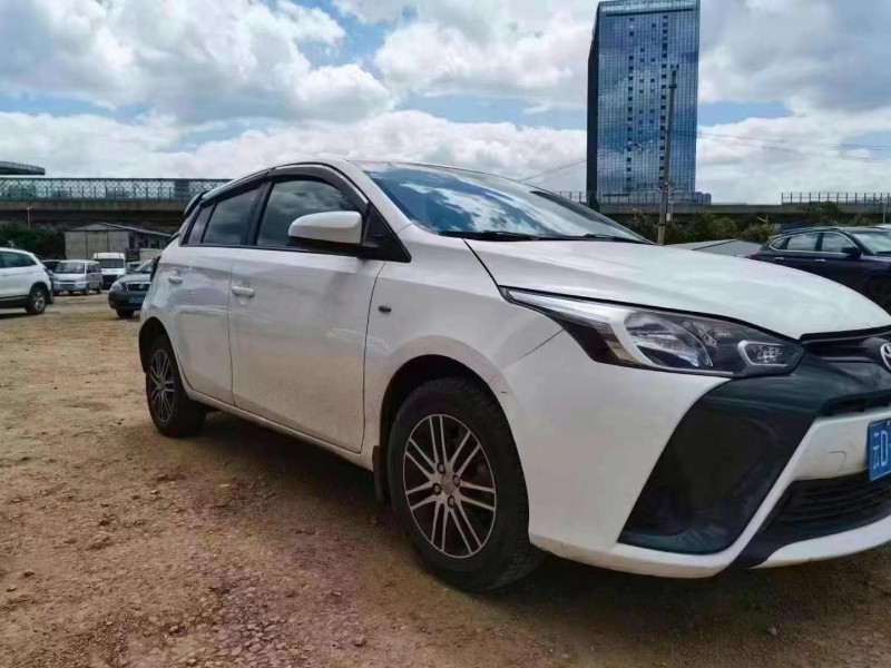 南寧16年豐田YARiS L 致炫2