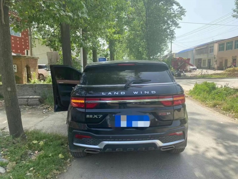 武汉19年陆风X72