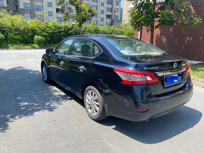 泰州13年日产轩逸4