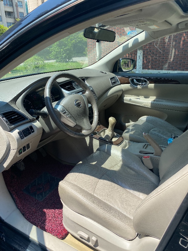 泰州13年日产轩逸1