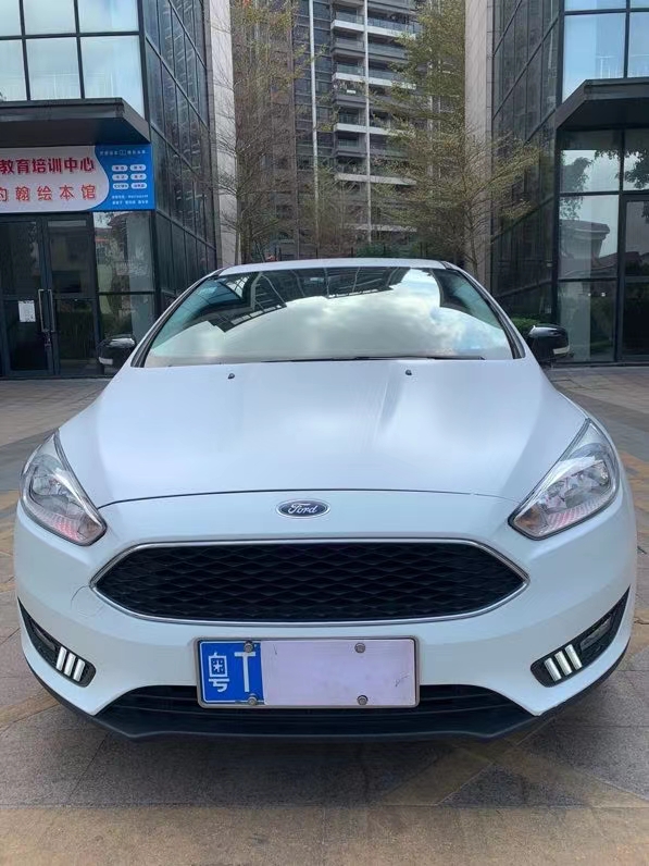 中山16年福特福克斯1