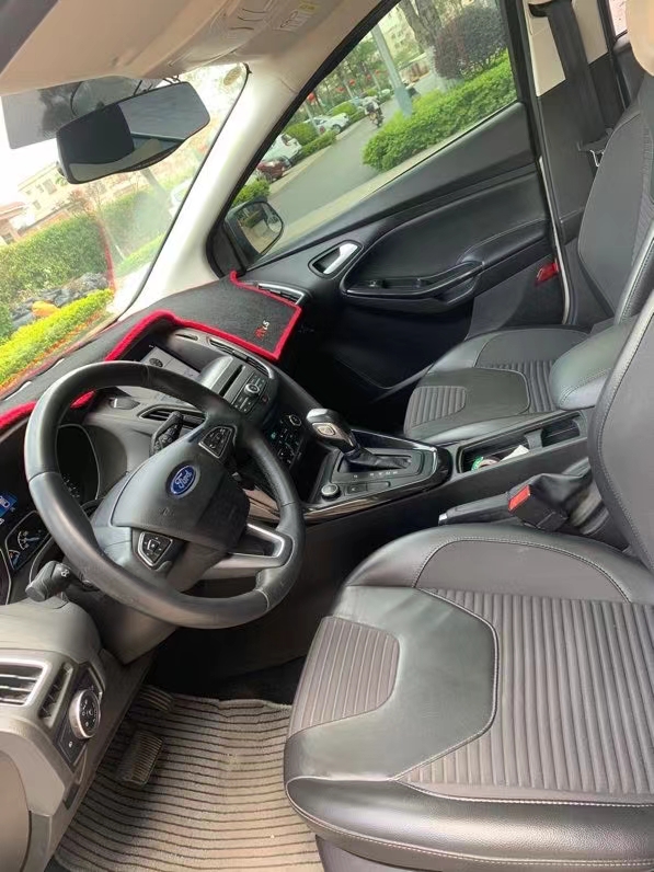 中山16年福特福克斯7