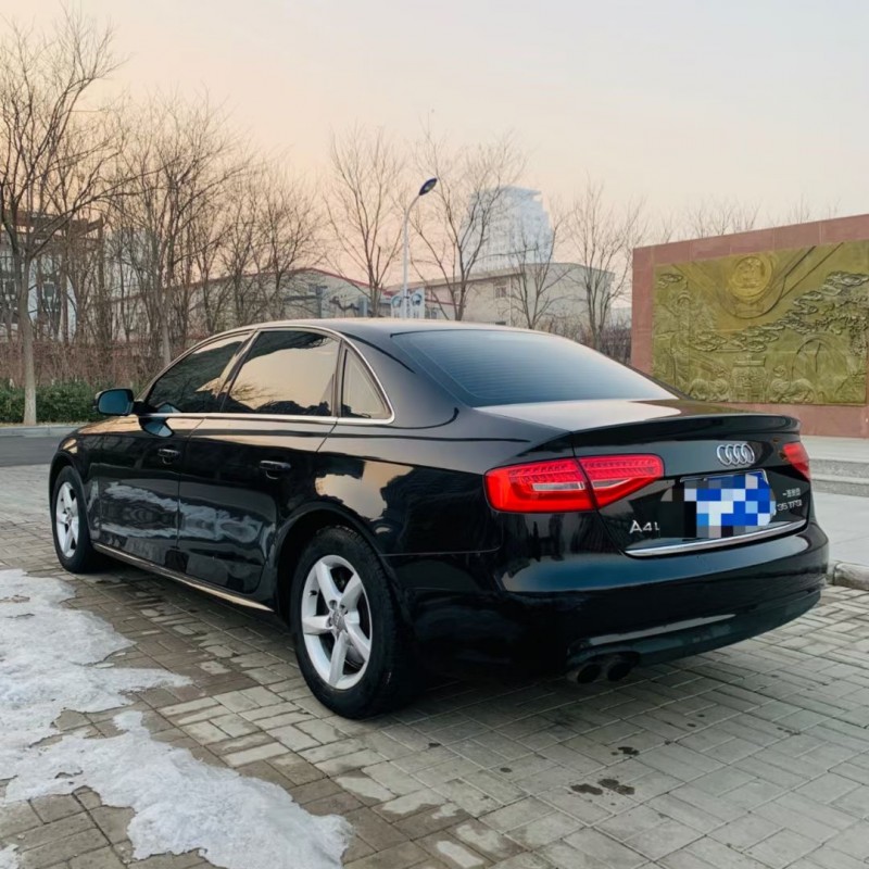 天津14年奧迪A4L3