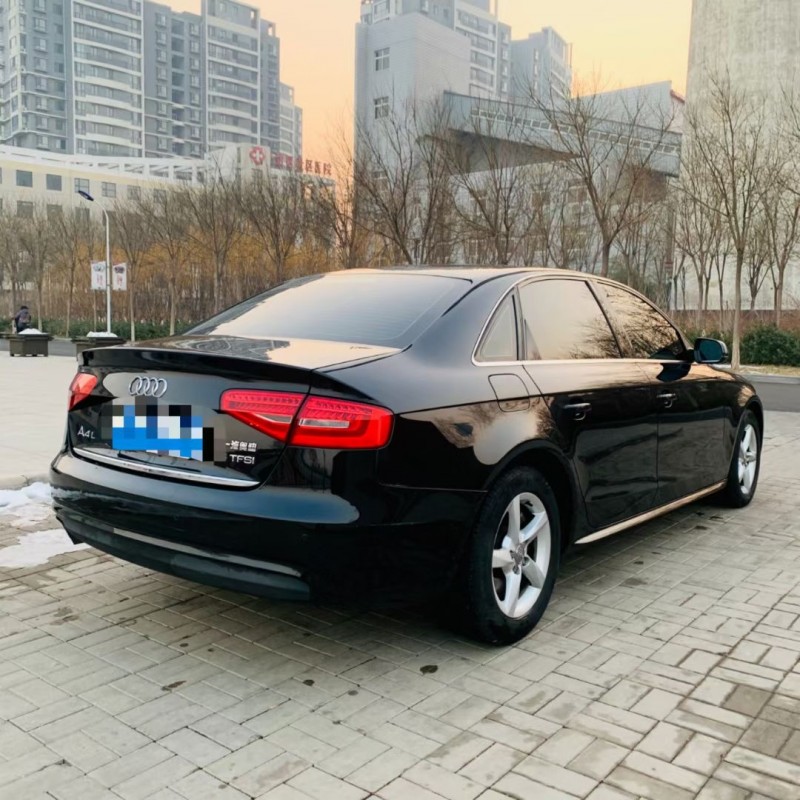 天津14年奧迪A4L1