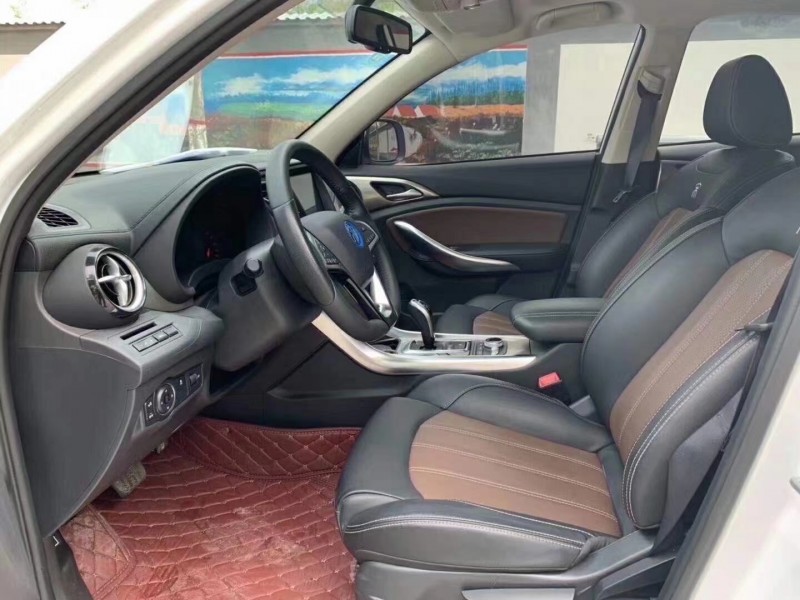 保定18年比亚迪宋新能源4