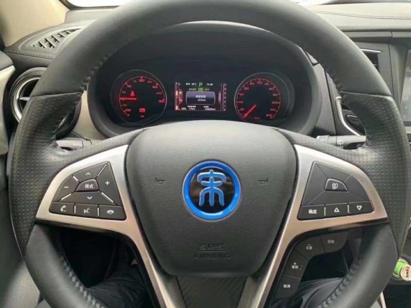 保定18年比亚迪宋新能源1