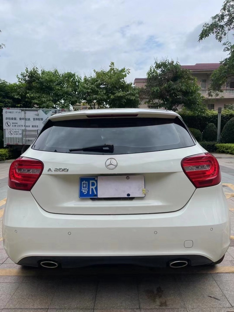 中山15年奔驰A2