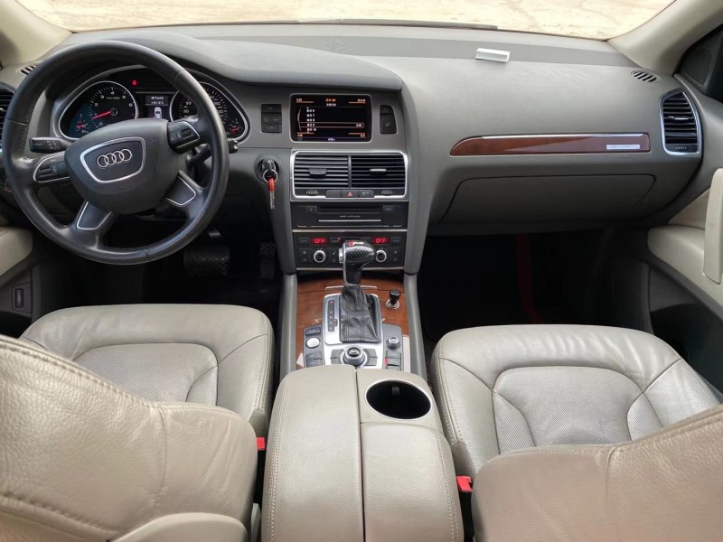 广州13年奥迪Q75