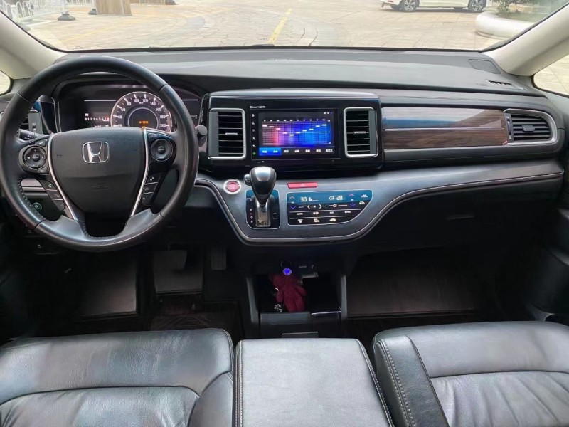 济南17年本田艾力绅8