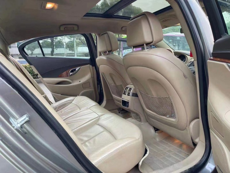 武汉10年别克君越7