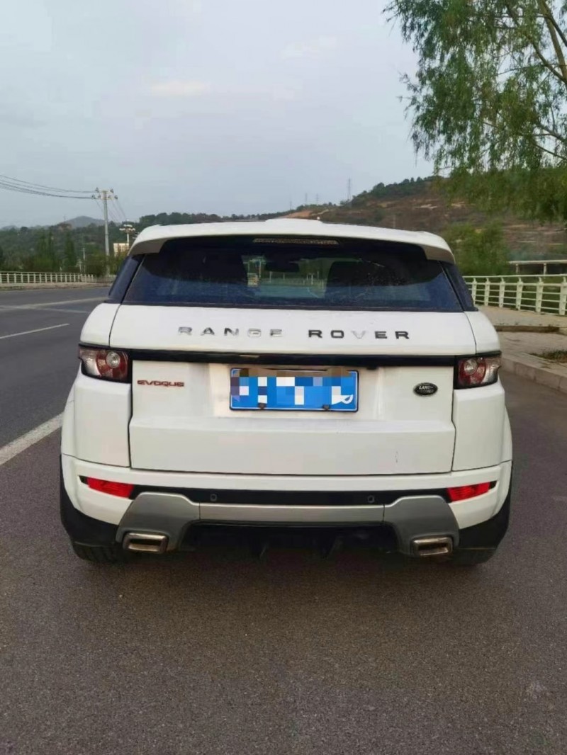 郑州14年路虎极光1