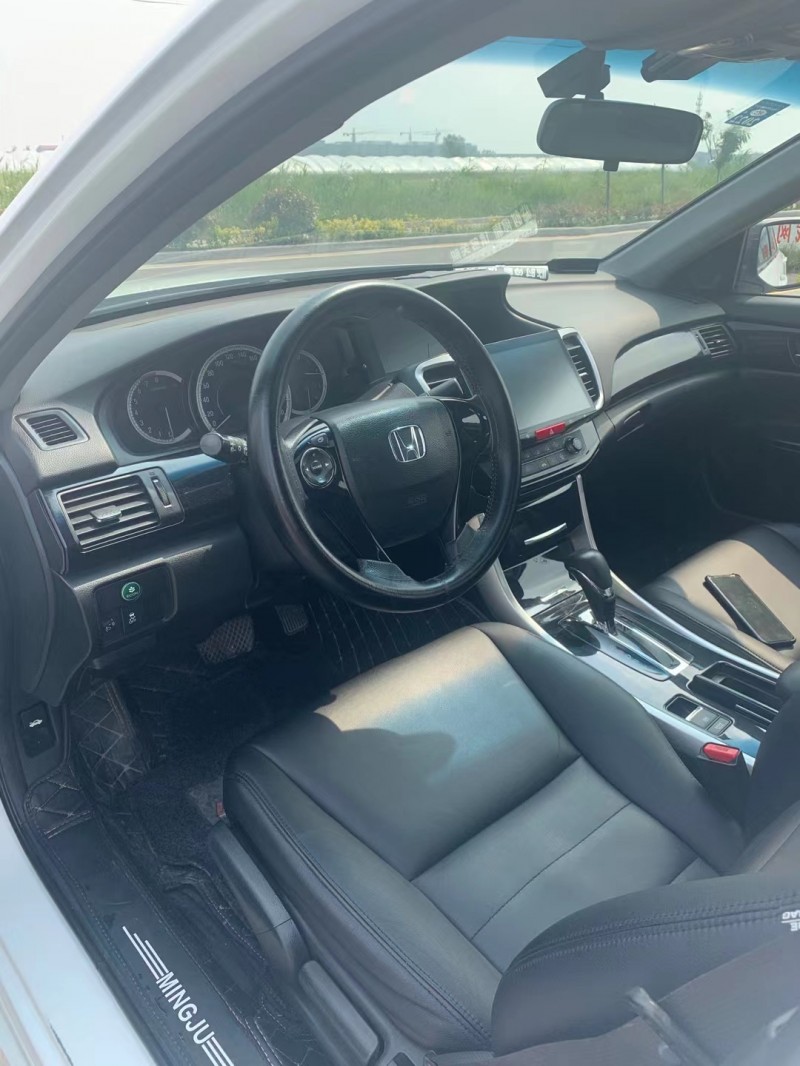 徐州16年本田雅阁1