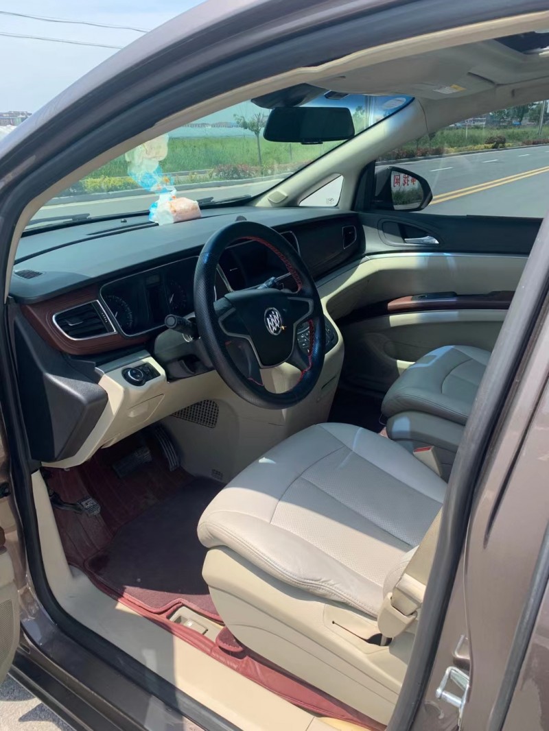 徐州16年别克GL82