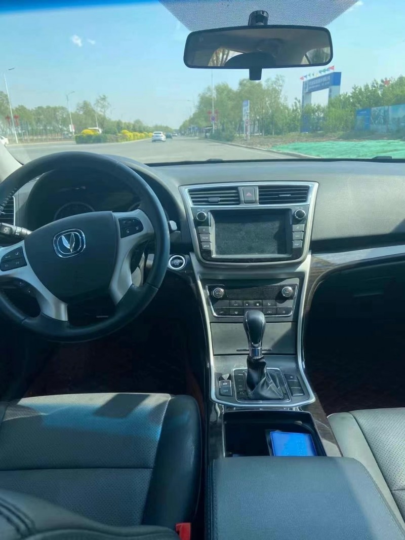 包頭16年長安汽車睿騁CC6