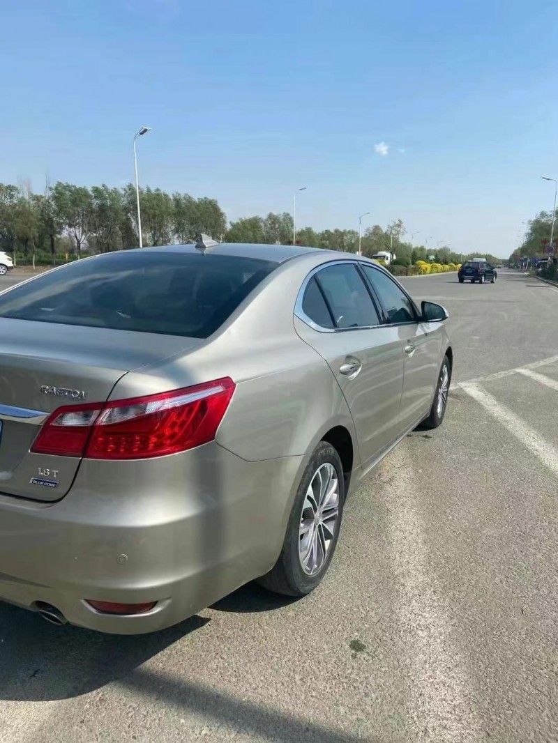 包頭16年長安汽車睿騁CC8