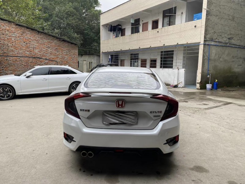 成都17年本田思域1