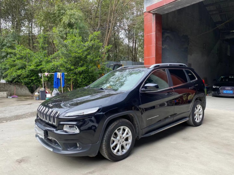 成都17年Jeep自由光8