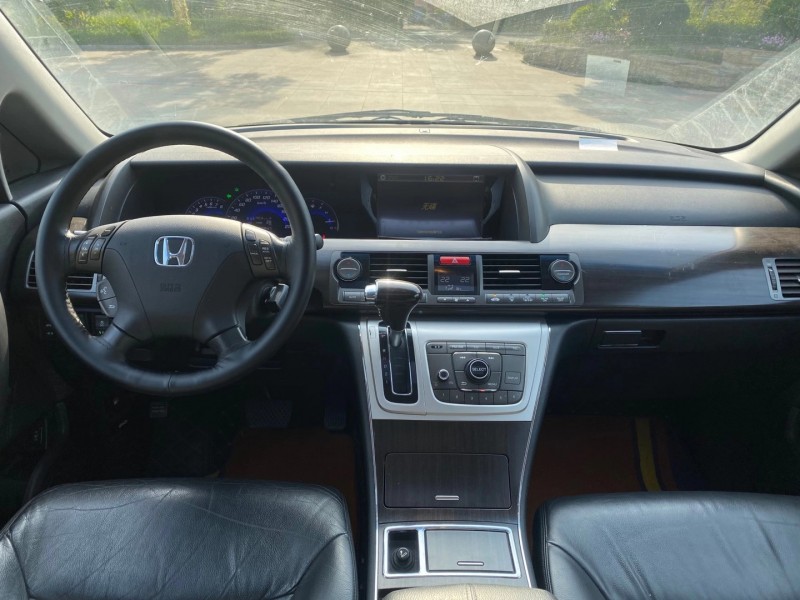 青岛13年本田艾力绅4