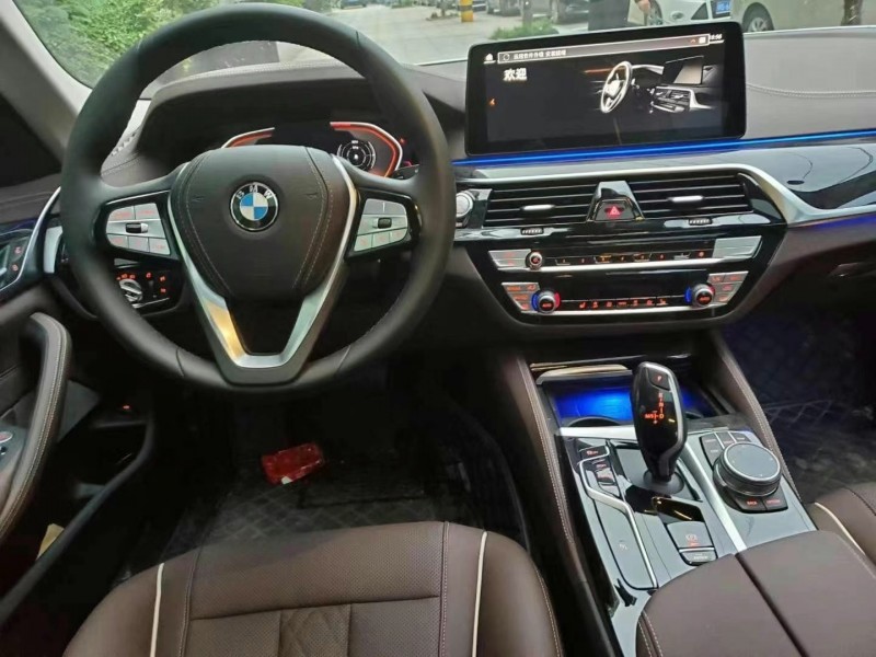 武汉21年宝马5系5