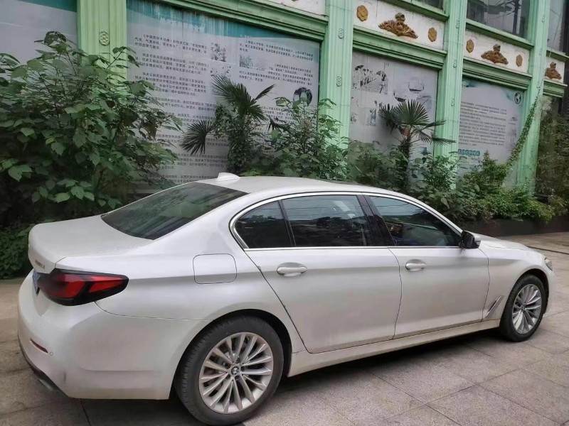 武汉21年宝马5系8