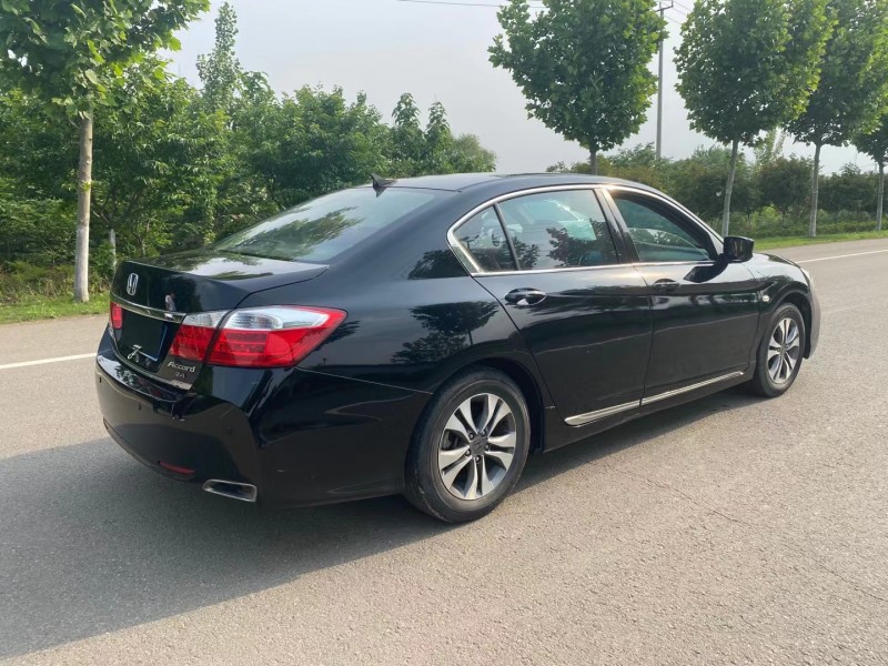 徐州16年本田雅阁1