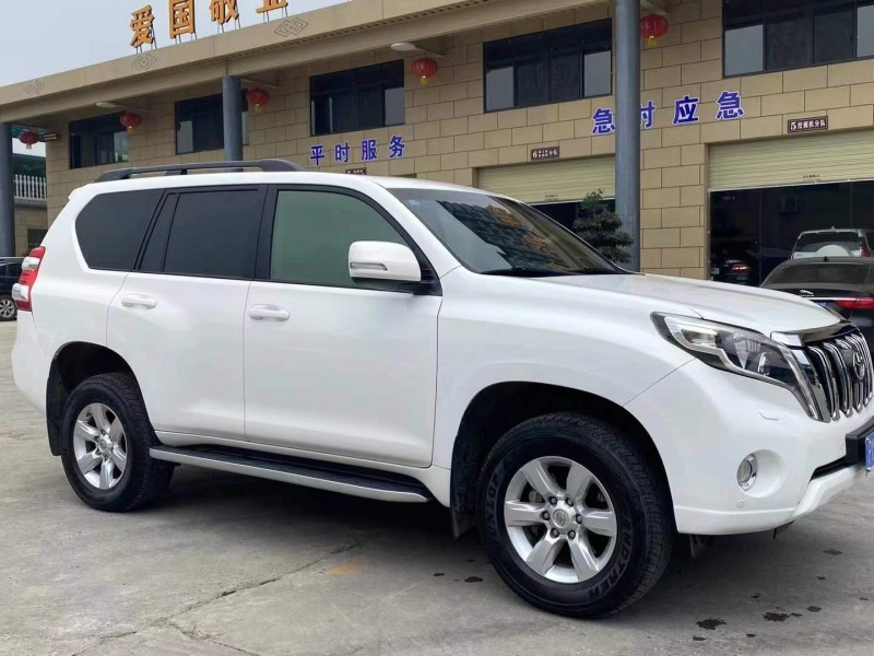 武汉14年丰田普拉多3