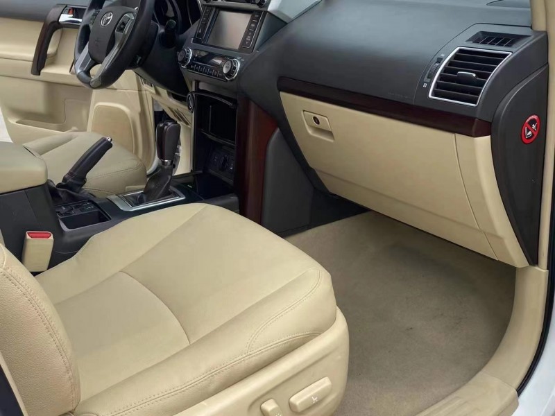 武汉14年丰田普拉多7