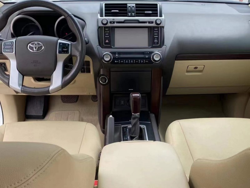 武汉14年丰田普拉多6