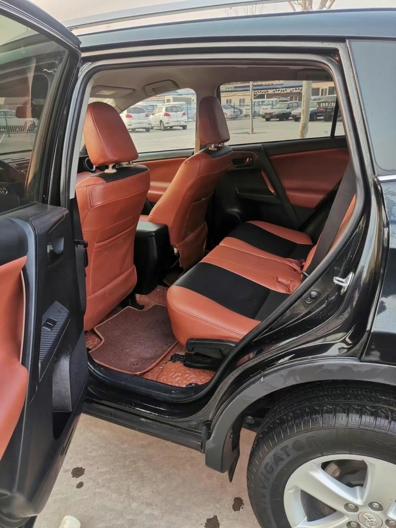 保定15年丰田RAV4荣放4