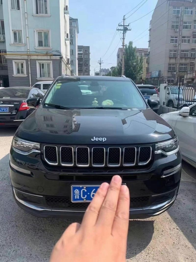 濟寧18年Jeep指揮官1