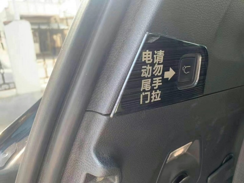 濟寧18年Jeep指揮官6