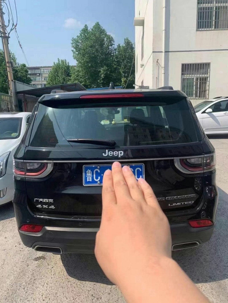 濟寧18年Jeep指揮官9