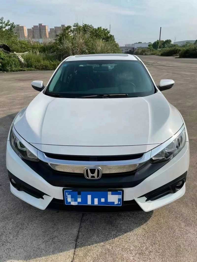 武汉18年本田思域1