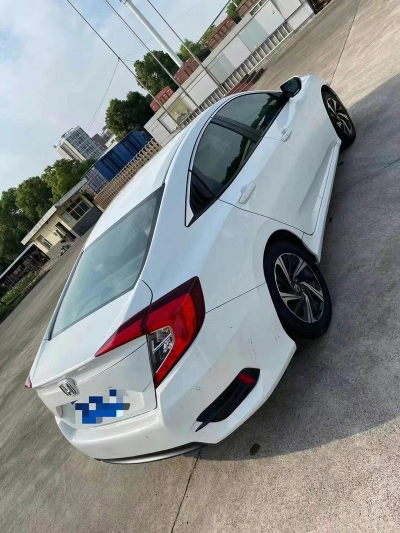 武汉18年本田思域4