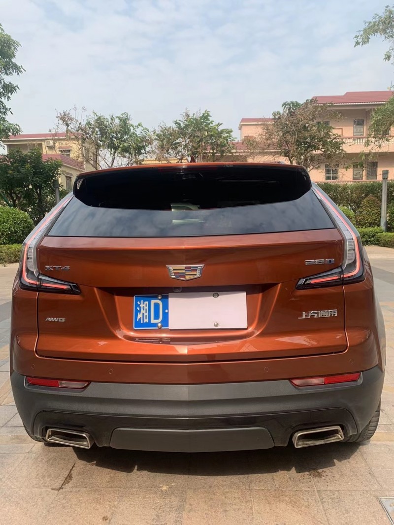 中山19年凯迪拉克XT42