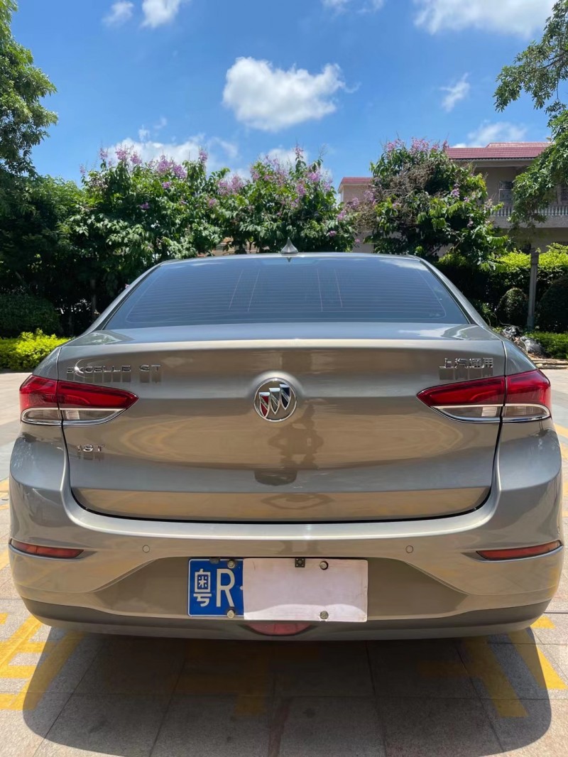 中山18年别克英朗2