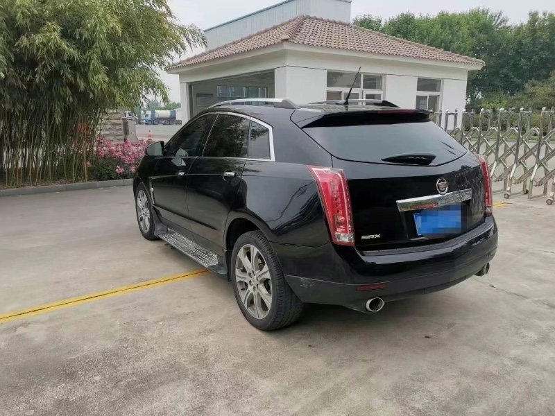 濱州12年凱迪拉克SRX6