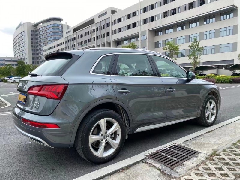 中山20年奥迪Q57