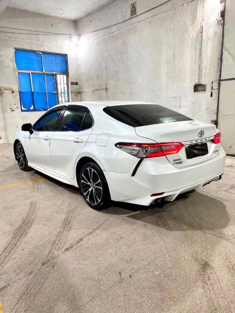 青岛18年丰田凯美瑞4