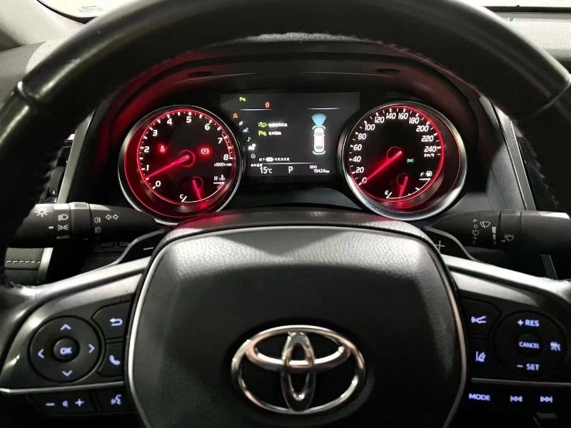 青岛18年丰田凯美瑞7