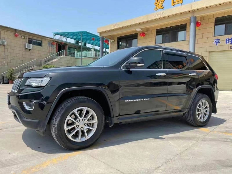 武漢16年Jeep大切諾基3