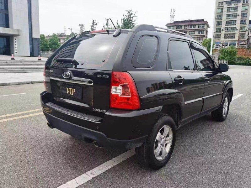 張家界12年起亞獅跑7