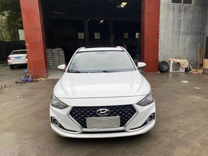 成都17年现代悦动1