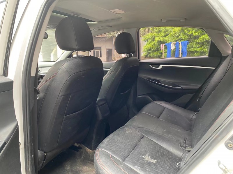 成都17年现代悦动4