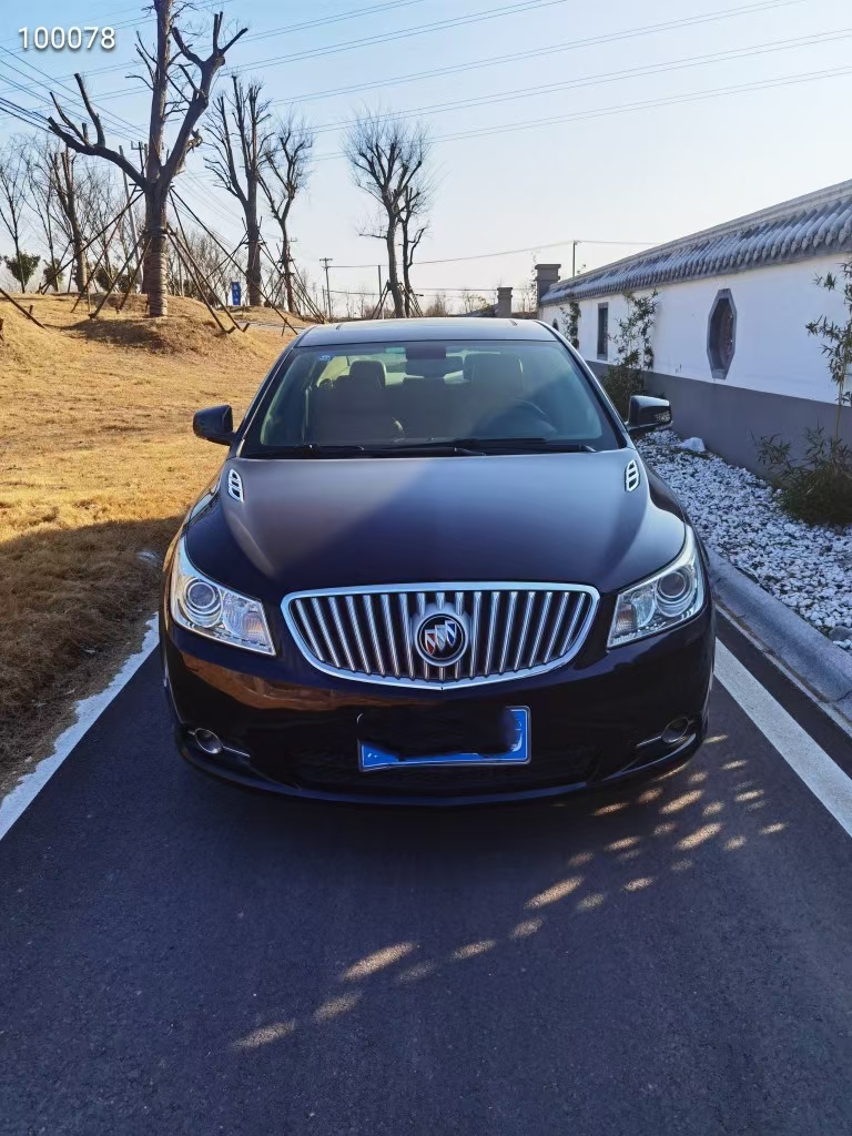 徐州12年别克君越9