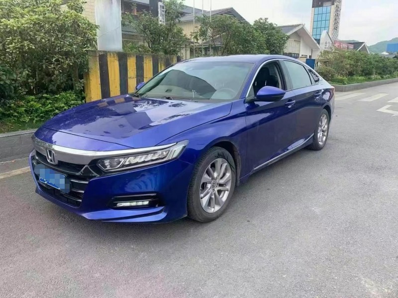 成都19年本田雅阁8