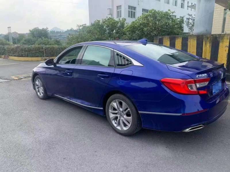 成都19年本田雅阁2